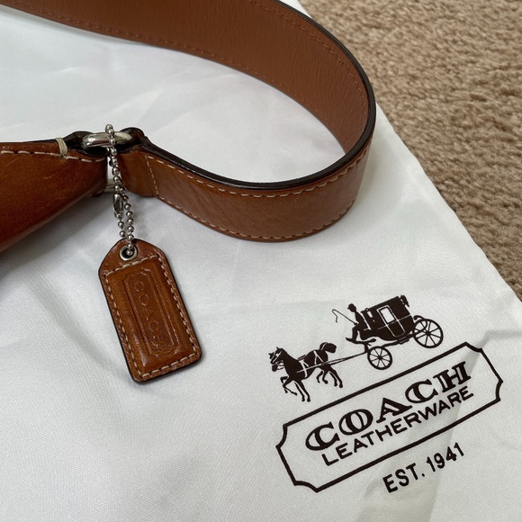 Coach White and Brown Hobo Hamptons Medium Bag - Picture 11 of 16